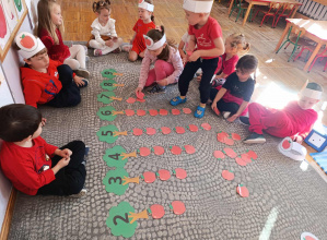 Dzień jabłka w grupie Stokrotki