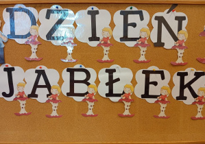 Na zdjęciu widzimy napis Dzień Jabłka.