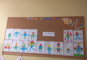 Zdjęcie przedstawia gotowe prace plastyczne dzieci - roboty.